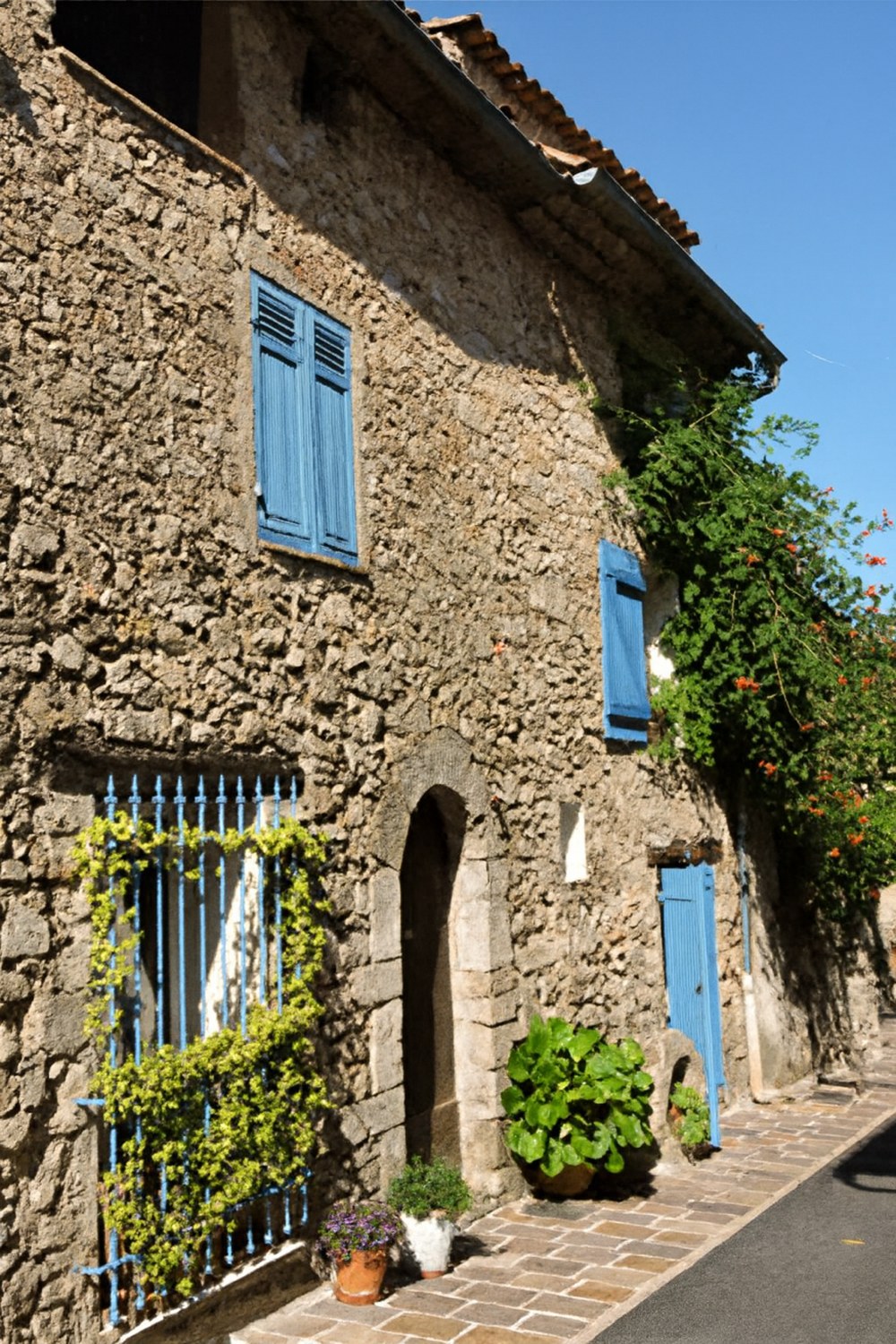 Haus Außenansicht Naturstein