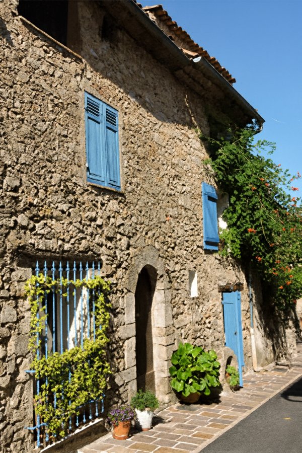 Haus Außenansicht Naturstein